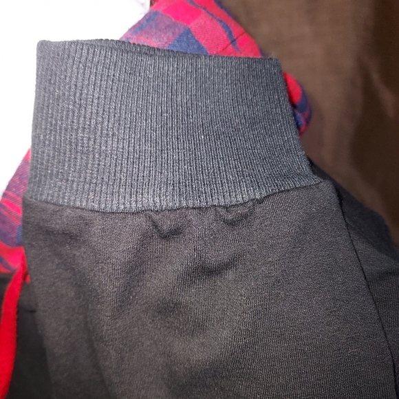 WOMANS PULL OVER HOODIE. XL BUT RUNS SMALL, MORE LIKE LARGE/MEDIUM - Picture 6 of 6